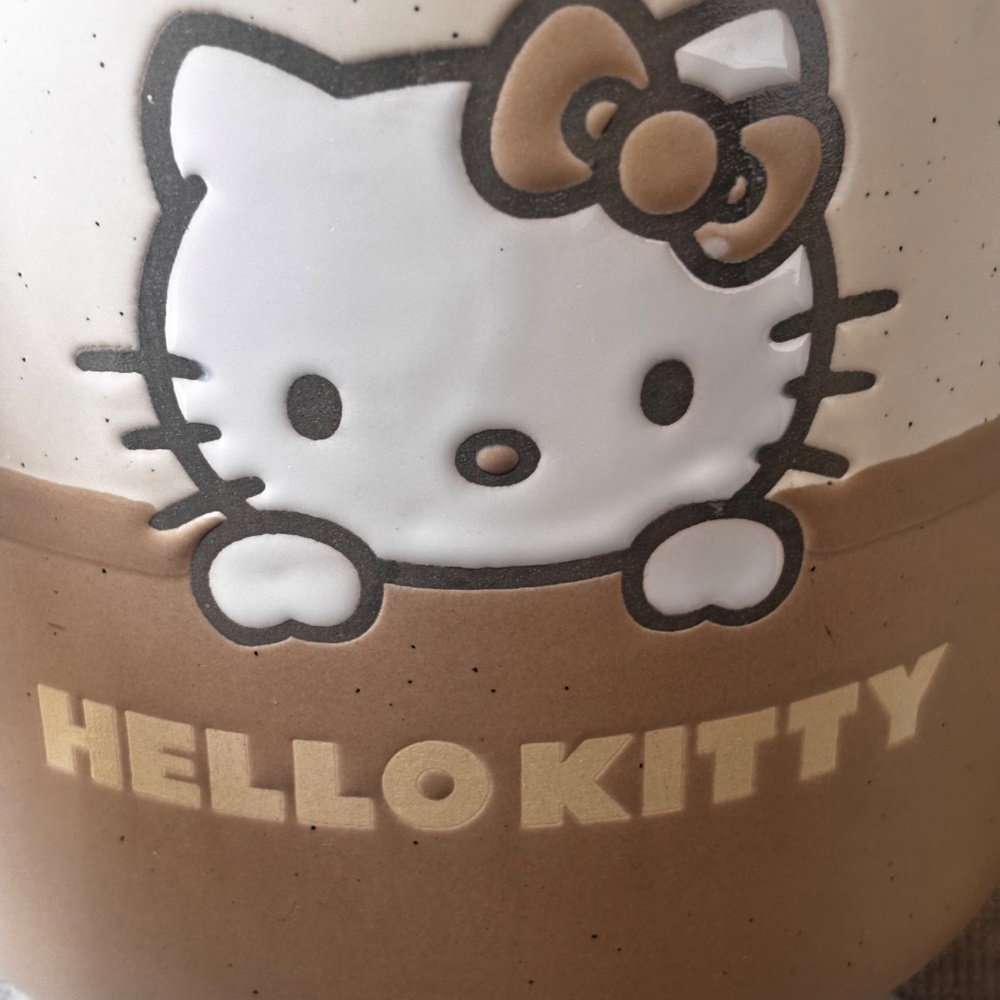 Hello Kitty Watching Planter 6.5” Beige/Tan NWT - Picture 3 of 8